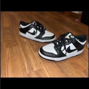 Size 7 women’s dunk
